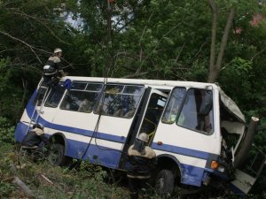 У Полтавській області у ДТП потрапив автобус із пасажирами