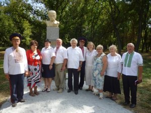 Фото: Під Полтавою встановили пам’ятник Тарасу Шевченку