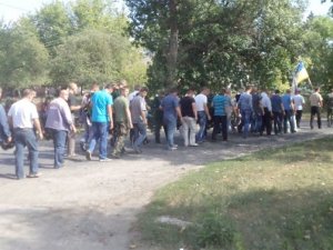 Фото: На Полтавщині прощалися з героєм, який загинув в зоні АТО – оголосили Дні жалоби