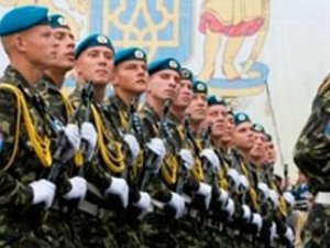 РНБО відновлює загальну строкову службу в армії