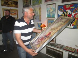 У Полтаві відкрилася друга благодійна виставка-продаж - за перший день зібрали 12 тисяч