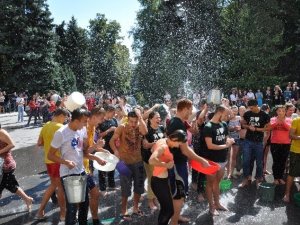 У Полтаві студенти аграрної академії приєдналися до "Ice Bucket Challenge"