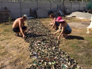 Полтавців закликають приєднатись до плетіння сіток для армії