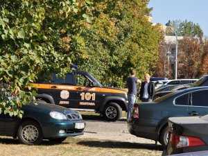 Фото: Полтавську ОДА вдруге за день «замінували»