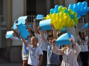 "Вода об’єднує", – запевнили діти на флешмобі в Полтаві