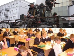 Фото: Полтавські школярі на уроках праці  допомагатимуть бійцям АТО