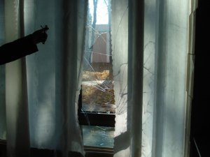 Фото: У штабі кандидата в народні депутати Ірини Балибіної розбили вікна