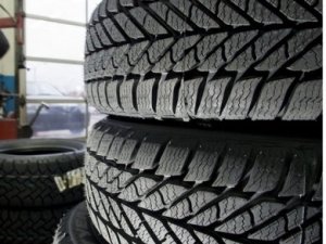 Фото: В ДАІ нагадали про небезпеку від не заміненої гуми на колесах