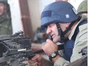 Фото: Актору Михайлу Пореченкову на виставі вручили медаль за "Лугандон"