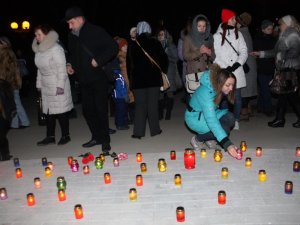 Фото: У Полтаві вшанували пам’ять жертв Голодомору. Фото