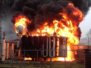 Полум’я на підстанції під Полтавою сягало декількох метрів