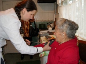 Фото: У Лубнах влаштували медичну благодійну акцію для пенсіонерів