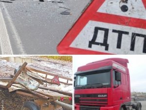 Фото: На Полтавщині зіштовхнулись вантажівка та підвода – загинуло 3 людей