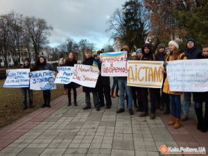 Фото: Студентські війни у Полтавському техуніверситеті продовжуються