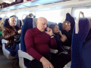 Фото: Голову Полтавської ОДА Валерія Головка помітили у звичайному поїзді