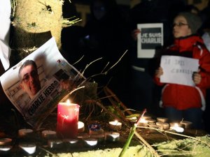 Фото: На Полтавщині вшанують пам'ять жертв теракту у Франції