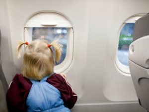 Фото: Українських дітей не випустять за кордон без паспорта