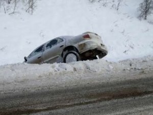 Фото: На Полтавщині два юнаки викрали авто