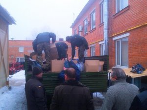 Фото: Полтавські волонтери передали для військових із Краматорська продукти і воду