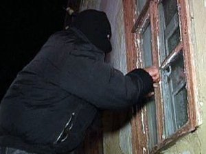 Фото: Міліція розшукує осіб, які вчинили розбійний напад на родину в Полтавській області