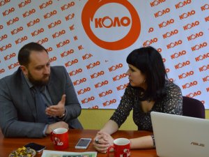 Сергій Чередніченко: Мамай на роботі грає в карти на комп’ютері (відео)