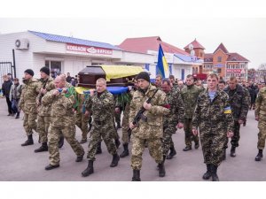 Фото: У Кобеляках попрощалися із загиблим в АТО військовим