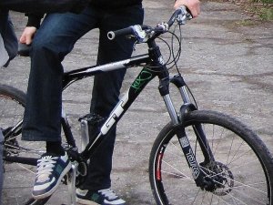 Фото: У Полтаві велосипедист-любитель затримав велосипедиста-крадія