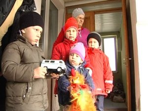 Фото: Жінка, яка переїхала із Донеччини на Полтавщину, отримала допомогу для своїх чотирьох онуків