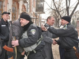 Фото: У Полтаву із зони АТО повернулися працівники міліції