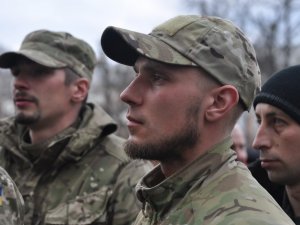 Фото: У Полтаві зустріли бійців 16 батальйону тероборони (ФОТО)