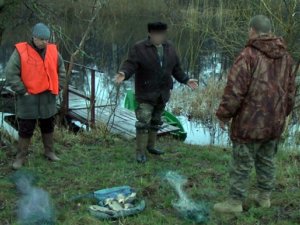 Фото: У Миргородському районі чоловіка затримали через незаконний вилов карасів