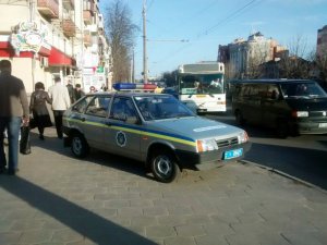 Фото: У Полтаві на пішохідному перехресті авто збило трьох дітей