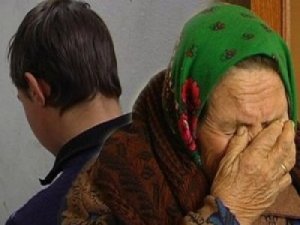 Фото: На Полтавщині чоловік за 20 гривень ледве не до смерті побив бабусю