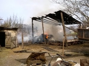 Фото: У Зіньківському районі через необережне спалювання сміття згоріли два центнери сіна