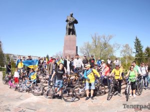 Фото: У Кременчуці пройшов велопробіг на захист графіті Шевченка