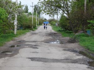 Фото: Ремонт доріг у Полтаві: половина ям так і залишились ямами