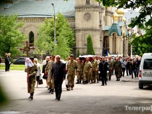 Фото: У Кременчуці попрощалися із Вадимом Пугачовим, якого вбили російські військові