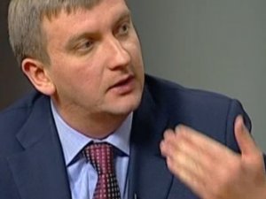 Мністр юстиції розповів, чому отримувати довідки через інтернет краще, ніж в реєстратора