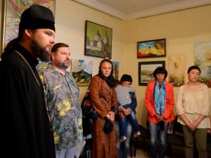 Фото: Волонтери передали грошову допомогу для семи родин загиблих бійців із Полтавщини