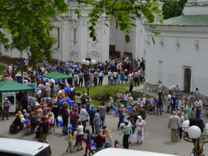 Скеледром і бандерівські бургери – Полтава ярмаркує біля собору (ВІДЕО)