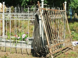 У Полтавському районі чоловік обкрадав могили