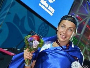 Баскетболістка з Миргорода несла прапор України на закритті Євроігор (відео)