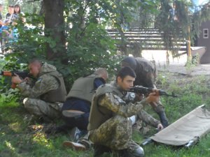 Фото: У Хоролі бійці "Азову" провели військовий вишкіл