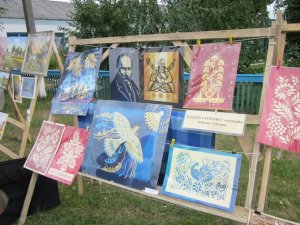 На Полтавщині на святі "Маріїна долина" дивували незвичним портретом Шевченка