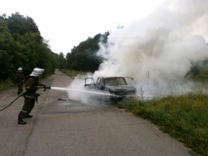 Фото: У Чорнухах горів автомобіль