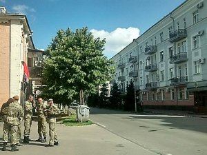 «Правий сектор» Полтави пікетує обласне УМВС