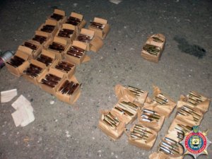 На Донеччині затримали 8 полтавських волонтерів із арсеналом зброї