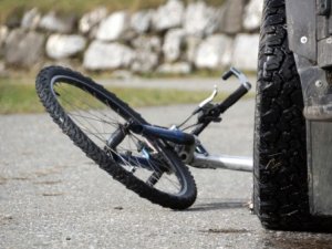 Фото: У Великобагачанському районі водій травмував велосипедистку та зник з місця ДТП