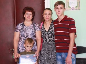 Фото: Родині загиблого в АТО полтавця Олександра Фролова передали допомогу