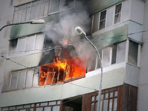 Фото: Полтавець ледь не згорів у власній квартирі